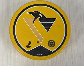 Jaromir Jagr #68 Puck Limited Edition Pittsburgh Penguins Hockey