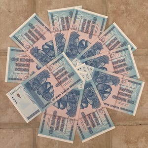 Lot of 10 - Zimbabwe 100 Trillion Dollar Banknotes, AA-2008, P-91, Unclirculated w/UV Flashlight