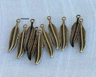 Pequeños dijes de pluma de latón envejecido, 10 piezas, 20 x 4 mm, dijes estilo boho GRGARCHA