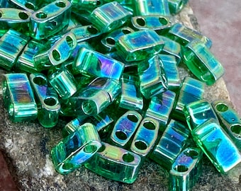 Cuentas de vidrio de dos agujeros Miyuki Half TILA color verde esmeralda RNB (50 piezas) GRND