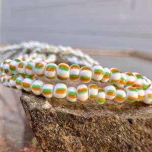 8/0 African Striped Yellow Green 20inch Long Strand Czech Glass Seed Beads MIDRWsgr
