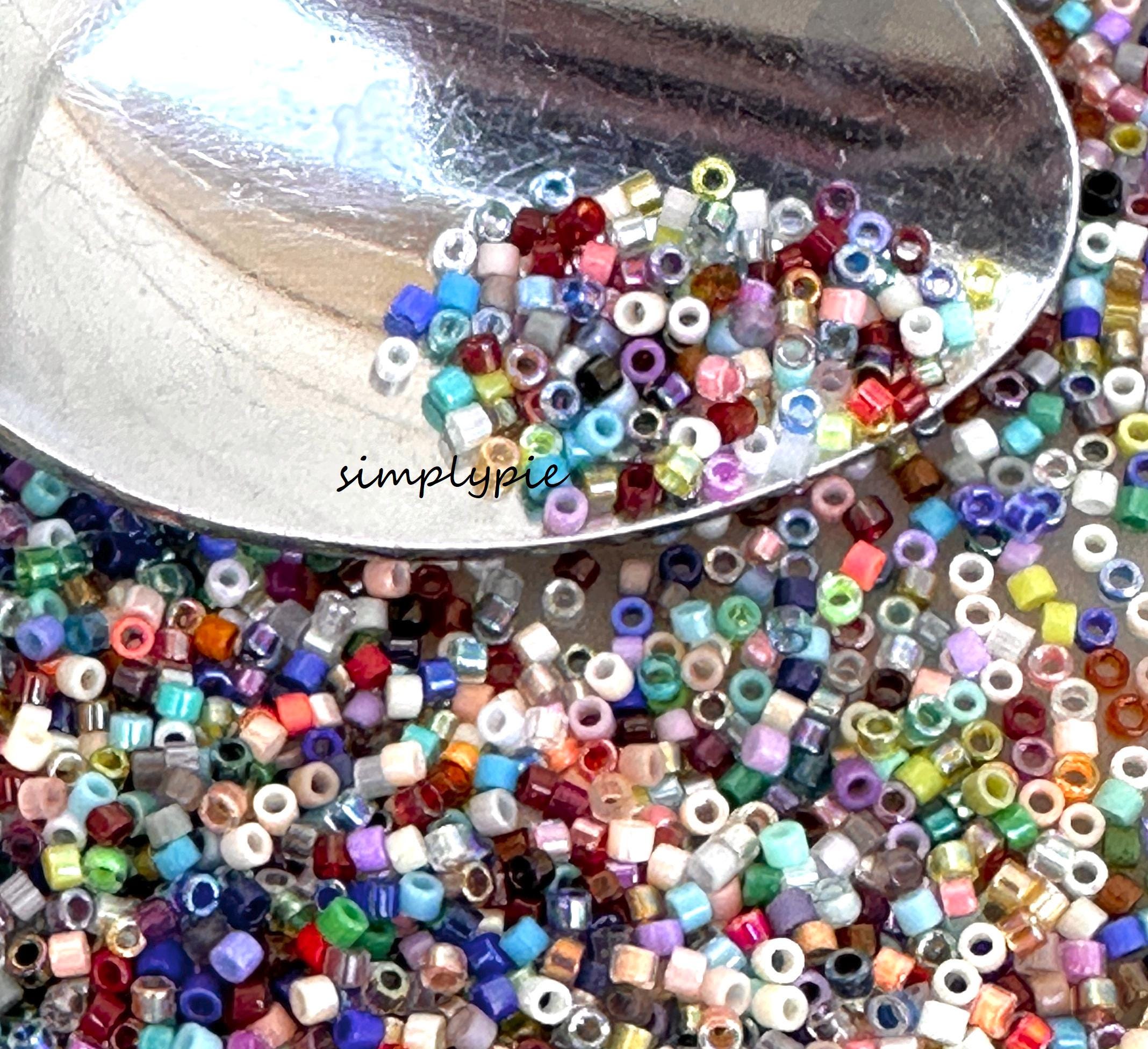 11-378, Miyuki 22g Yellow Lined Crystal Luster 11-378, Miyuki 22g Yellow Lined Crystal Luster