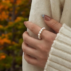 Pearl Bead Minimalist Ring for Women,Elegant Stacking Ring,Dainty Pearl Jewelry,Freshwater Rings,Stylish Everyday Ring,Gift for Her,Gift Mom
