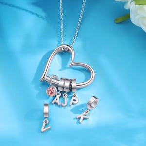 Collar familiar personalizado con inicial de corazón y piedra de nacimiento, collar con dije de letra de plata personalizado - Regalo significativo para mamá, regalo para el Día de la Madre