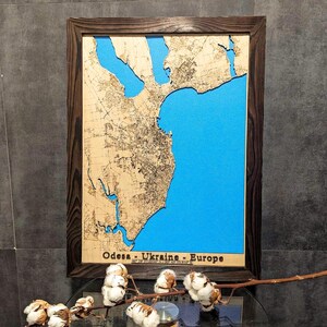 Topographie gravée Odessa, carte en bois 3D personnalisée découpée au laser, grande carte de localisation en bois personnalisée, cadeau fabriqué en bois, cadeau commémoratif unique