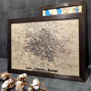 Carte de Lviv découpée au laser, carte en bois gravée personnalisée, grande carte topographique, carte en bois de toutes les villes du monde, cadeau personnalisé, carte en bois fabriquée