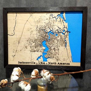Topographie gravée de Jacksonville, grande carte de localisation en bois, carte en bois personnalisée unique, travaux manuels en bois découpés au laser, cadeau personnalisé pour elle