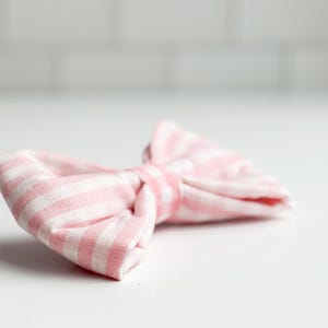 Roze pastel hondenstrikje – handgemaakt in de VS, milieuvriendelijk huisdieraccessoire, vintage stoffen hondenhalsbandstrik, leuk cadeau voor honden en dierenliefhebbers