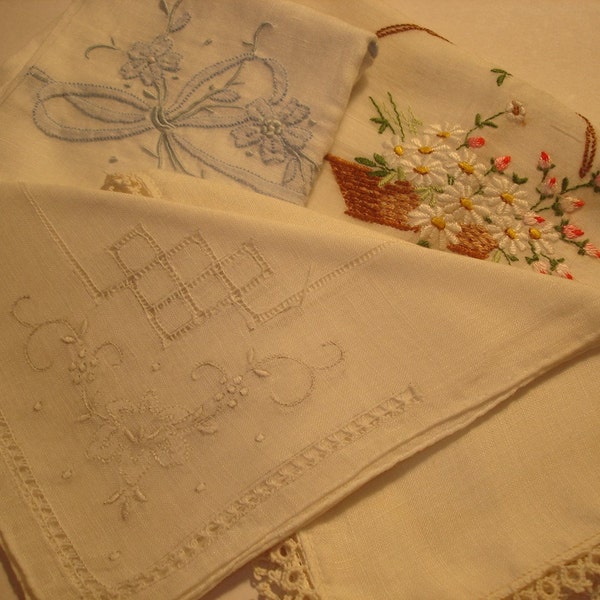 4 Attractive Vintage Hankerchief Mixed Lot