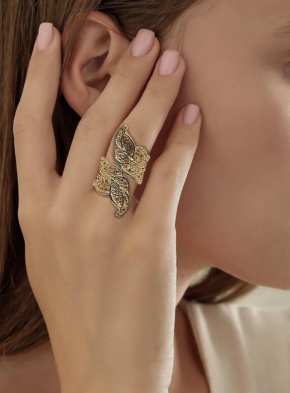 Anillo de latón ajustable estilo boho chic, acabado chapado en oro