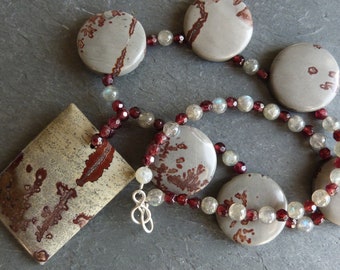 Sterling silver necklace, garnets, labradorite and jasper:I MPORTANT, French vat is included, 20% off for US, australian and canadian buyers