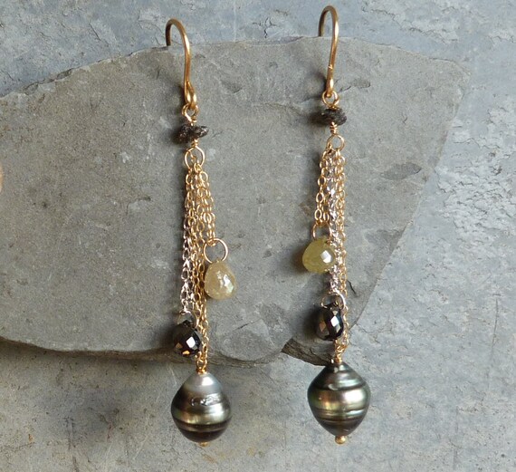 Earrings with 18 k yellow and white gold, diamonds, tahitipearls: IMPORTANT, French vat is included,less 20% for US,UK and canadian buyers