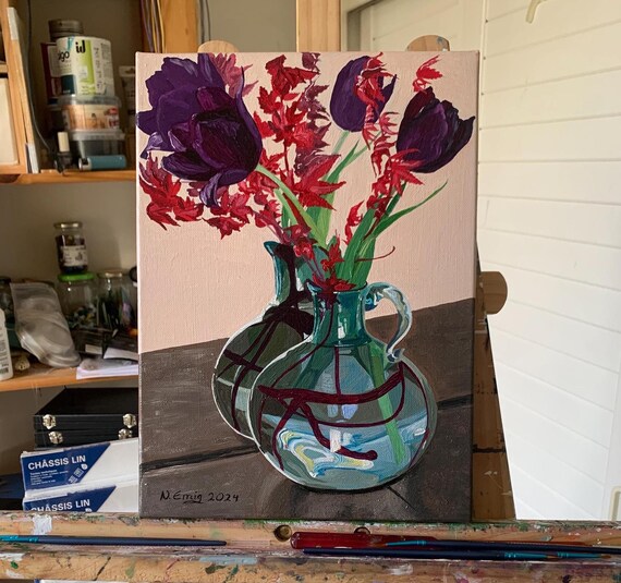 Original oil painting, still life with a vase, black tulips and red maple placed before a mirror, oil on canvas, 33 cm x 24 cm