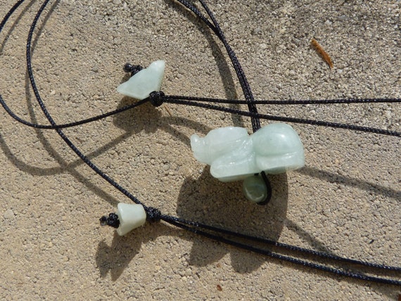 Necklace, chinese zodiac, buffle, jade, jadeite: Important, French vat is included,20% off for US, australian and canadian buyers