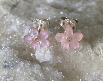 Earrings, studs, silver, carved mother of pearls : IMPORTANT, French vat is included,20% off for US,australian and canadian buyers
