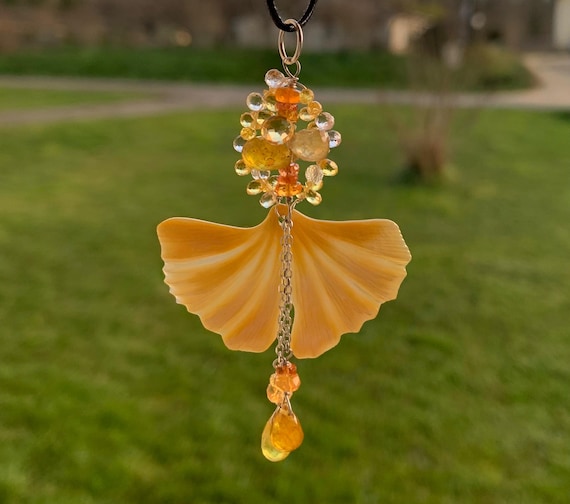 Silver pendant,yellow shell,mexican fire opals,yellow sapphires:IMPORTANT,French vat is included, 20% off for US,australian,canadian buyers