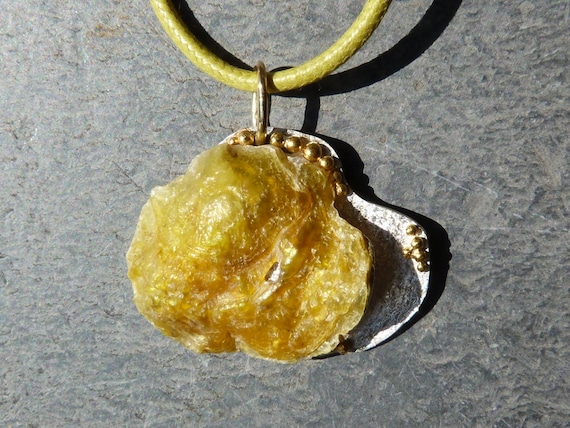 Silver pendant, 24 k and 18 k gold, mother of pearl : IMPORTANT,French vat is included,off 20% for US, australian and canadian buyers