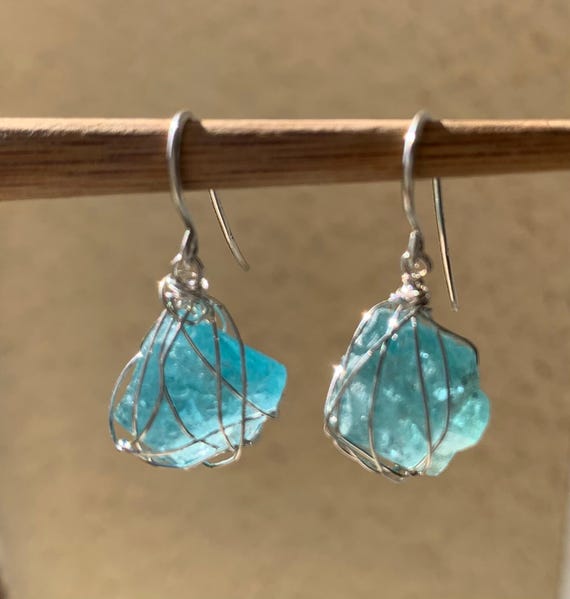 Silver earrings, rough apatites; IMPORTANT: French vat is included, 20% off for US,australian + canadian buyers