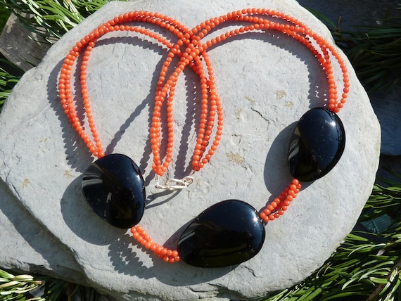 Silver necklace, 3 black obsidians,red corals: IMPORTANT, French vat is included, 20% off for US, australian and canadian buyers