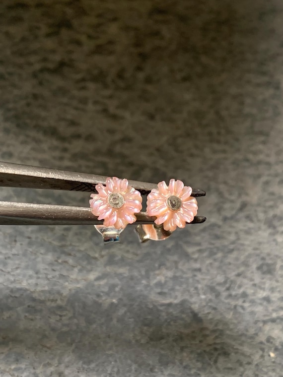 Earrings, studs, silver, carved mother of pearls : IMPORTANT, French vat is included,20% off for US,australian and canadian buyers
