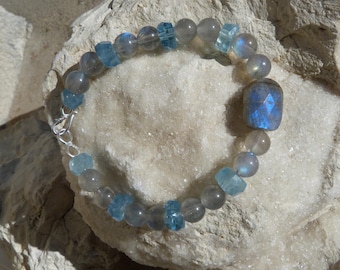 Silver bracelet with labradorites and aqua-marines; IMPORTANT, French vat is included,20% off for US, australian and canadian buyers
