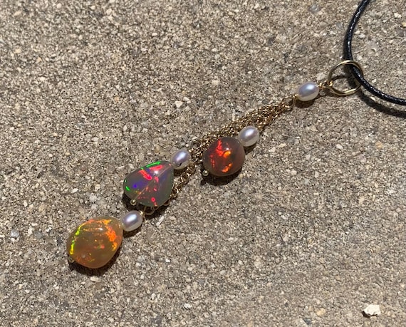 18 k gold pendant, ethiopian opals, fresh water pearls: IMPORTANT, French vat is included, 20% off for US, UK, australian, canadian buyers