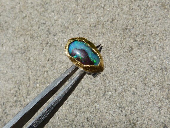 Single earring, stud, silver, 24 ct gold, australian opal : IMPORTANT, French vat is included,20% off for US, australian, canadian buyers