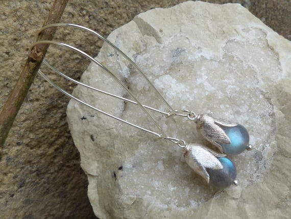Very long silver earrings with labradorites: IMPORTANT, French vat is included, 20% off for US, UK, australian and canadian buyers