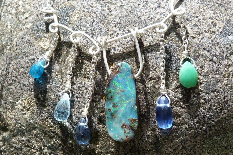 Collana/pendente in argento 925 con 1 opale boulder, cianiti, apatite, opale andino verde, zircone immagine 2