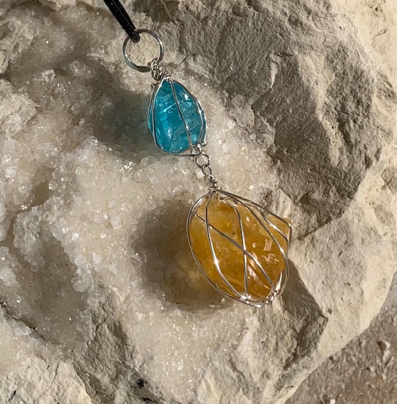 Silver pendant, rough fluorite, rough apatite;  IMPORTANT: French vat is included, 20% off for US, australian + canadian buyers