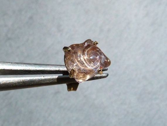 Single 18 k gold stud with a tourmaline: Important,IMPORTANT,French vat is included,20% off for US,australian and canadian buyers