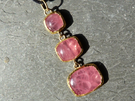 Solid 18 k and 24 k gold pendant, 3 rhodochrosits: IMPORTANT, French vat is included,20% off for US, australian and canadian buyers
