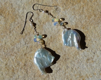 Earrings with silver,2 baroque pearls, ethiopian opals: IMPORTANT, French vat is included, 20% off for US, australian and canadian buyers