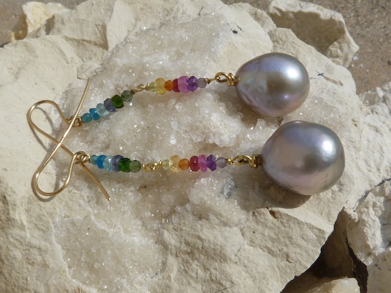 Earrings,18 kt yellow gold,precious stones, baroque pearls: IMPORTANT, French vat is included,20% off for US,austr.,canadian buyers