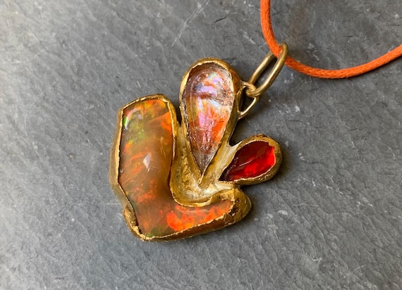 18/24k gold and silver pendant,ethiopian opal,quartz,fire opal:IMPORTANT,French vat is included,20% off for US,UK,australian,canadian buyers