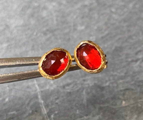 Solid 18 ct/24 ct fine gold studs, fire opals: Important,IMPORTANT, French vat is included, 20% off for US,australian and canadian buyers