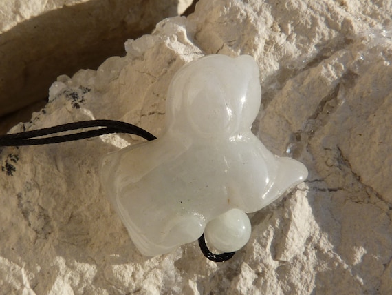 Necklace, chinese zodiac, dog, jade, jadeite: Important, French vat is included,20% off for US, australian and canadian buyers
