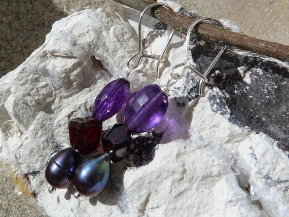 Silver earrings, amethysts, garnets and freshwater pearls: IMPORTANT, French vat is included, 20% off for US, australian and canadian buyers