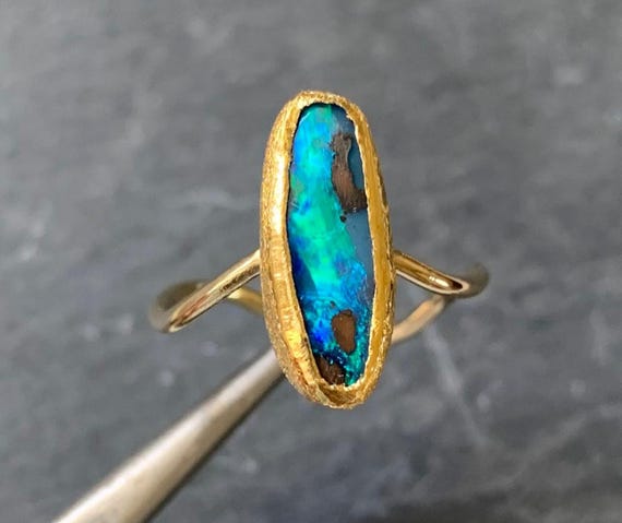 18 ct and 24 ct fine gold ring, boulder opal: IMPORTANT, French vat is included,off 20% for US,UK and canadian buyers