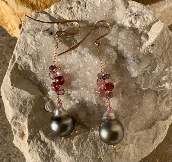 Earrings,18 k gold,Tahitipearls, sapphires, tourmalines :IMPORTANT, French vat is included, 20% off for US, australian and canadian buyers