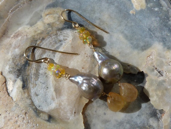 18 kt yellow gold, sapphires, ethiopian opals, baroque pearls: IMPORTANT, French vat is included, 20% off for US, austr., canadian buyers