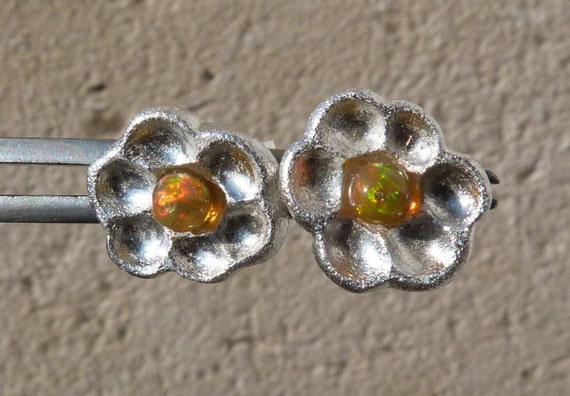 Earrings, studs, silver, ethiopian opals : IMPORTANT, French vat is included,20% off for US,UK and canadian buyers