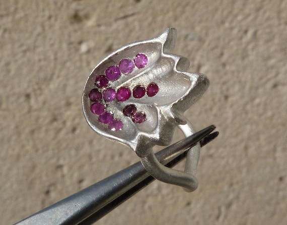 Silverring with rose sapphires and rubis: IMPORTANT,French vat is included, 20% off for US,UK and canadian buyers