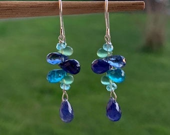 Silver earrings with blue sappires, apatites and cyanites: IMPORTANT, French vat is included, 20% off for US, australian and canadian buyers
