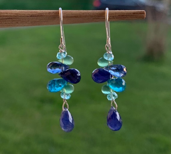 Silver earrings with blue sappires, apatites and cyanites: IMPORTANT, French vat is included, 20% off for US, australian and canadian buyers