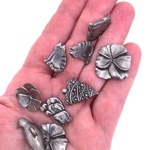 Danforth Pewter Buttons: Mixed Lot; Pansy, Christmas Tree, Cat, Penguin, Teddy