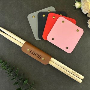 Gepersonaliseerde esdoornhouten drumstokken met leren tas: gegraveerde drumstick en doos, speciaal cadeau voor drummer, muzikant, echtgenoot, band