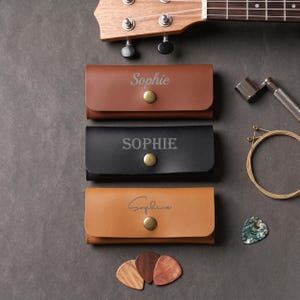 Personalized Leather Guitar Pick Holder, Custom Pick Case Organizer for 6 Picks, Engraved Pick Pouch, Gift for Guitarist Music Lover