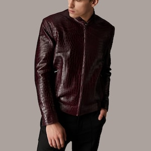 Veste motard en cuir imprimé crocodile pour hommes, veste en cuir pour hommes gaufrée crocodile faite main, veste de moto en cuir véritable bordeaux
