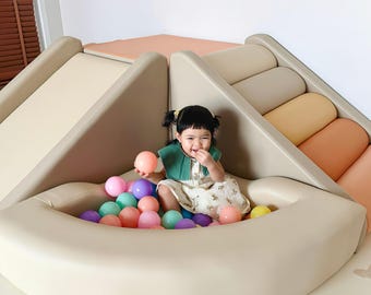 Conjunto de escalada em espuma macia com piscina de bolinhas para crianças pequenas, ginásio de espuma, parque infantil Montessori para interiores, equipamento de brincar macio para crianças, conjunto de brinquedos para berçário